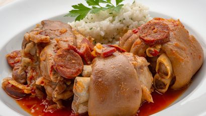 Manitas de cerdo a la riojana, receta de Karlos Arguiñano