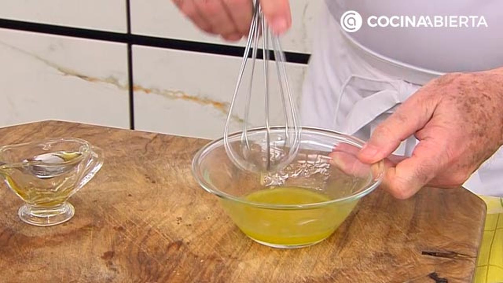 pintxos de anchoa con crema de zanahoria y rucula receta aperitivo facil karlos arguinano karl67970321 paso4 pintxos de anchoa con crema de zanahoria y rucula receta aperitivo facil karlos arguinano karl67970321 paso4