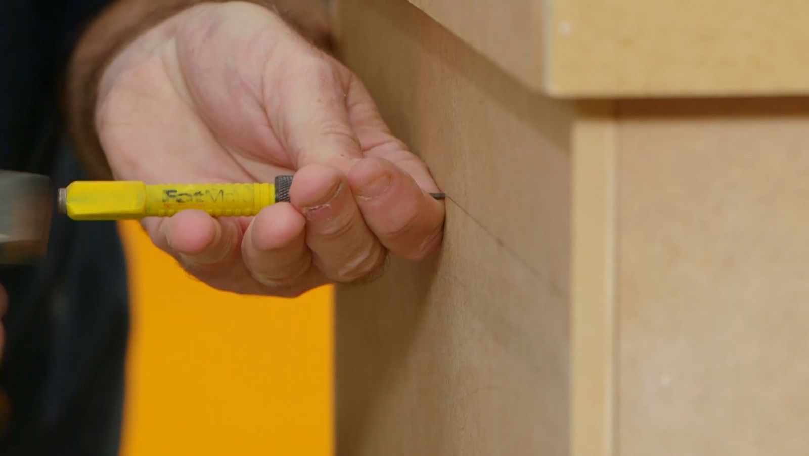 Cómo hacer un zapatero con forma de caja de zapatillas paso 6 Cómo hacer un zapatero con forma de caja de zapatillas paso 6