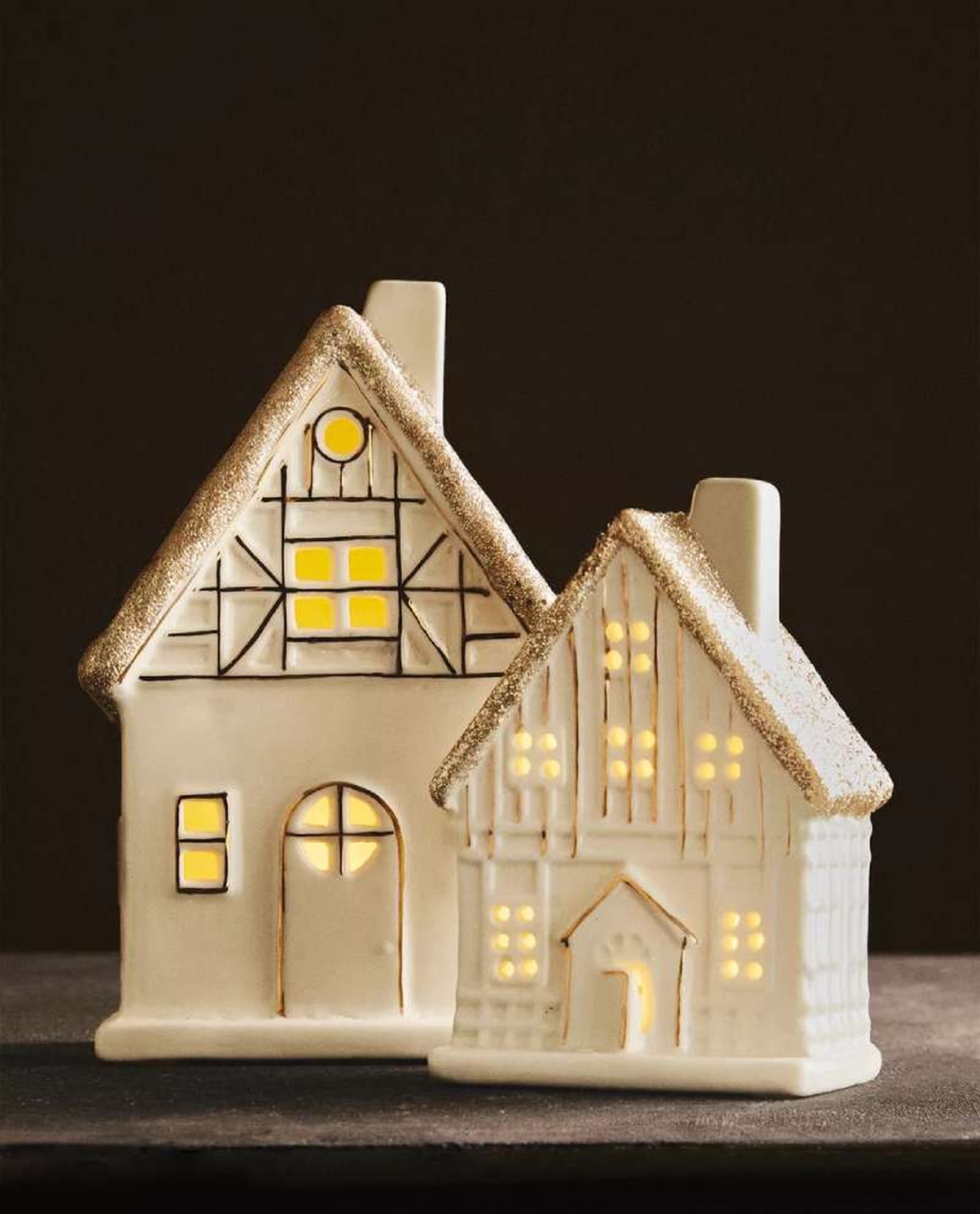 Casitas de Navidad de cerámica con luz. Casitas de Navidad de cerámica con luz.