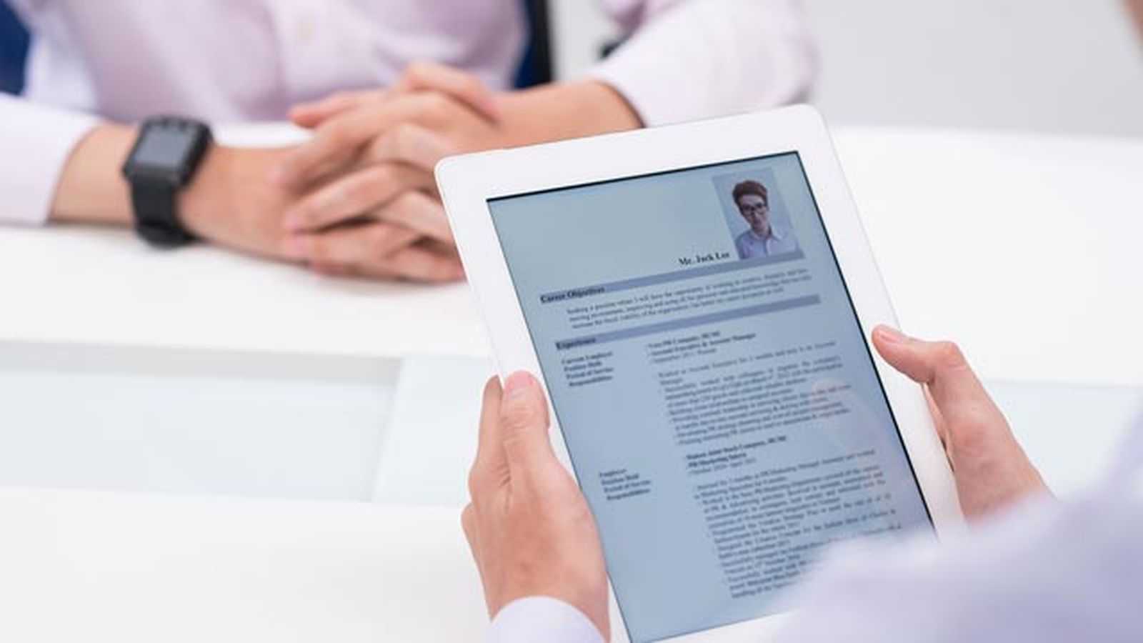 enviar curriculo que no contesten multa ley proteccion datos