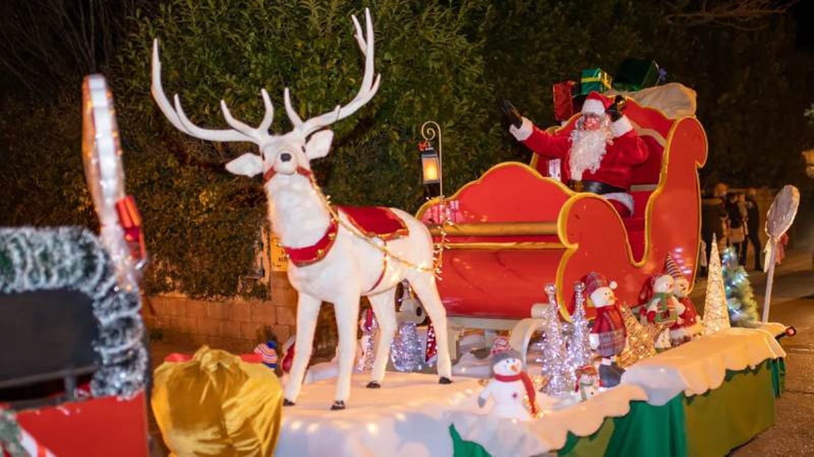 Un Papá Noel volador en la zona cantábrica que te dejará boquiabierto Un Papá Noel volador en la zona cantábrica que te dejará boquiabierto