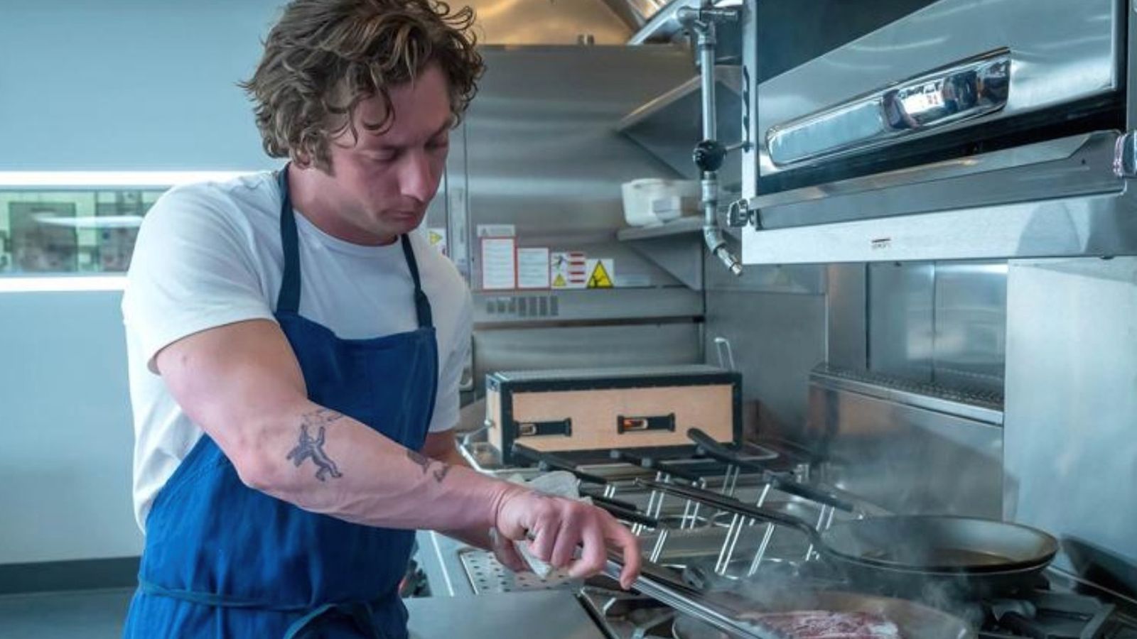 Jeremy Allen White interpreta a Carmy Berzatto en la serie gastronómica de FX