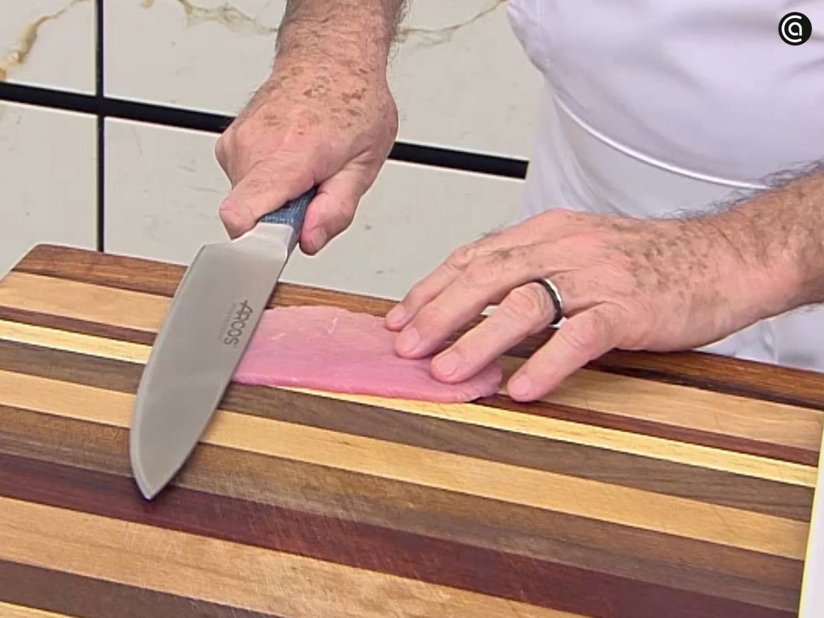 Afinamos los filetes con un cuchillo