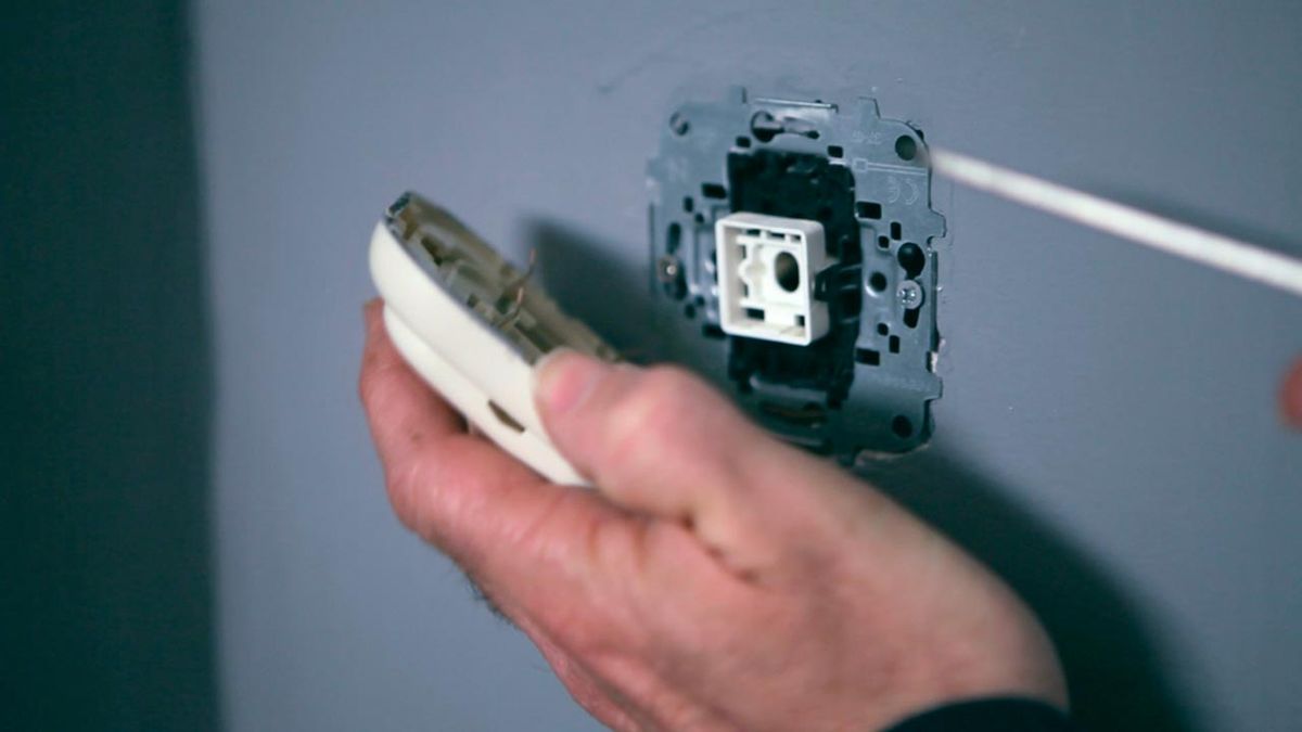 Marco protector transparente para la pared paso 1