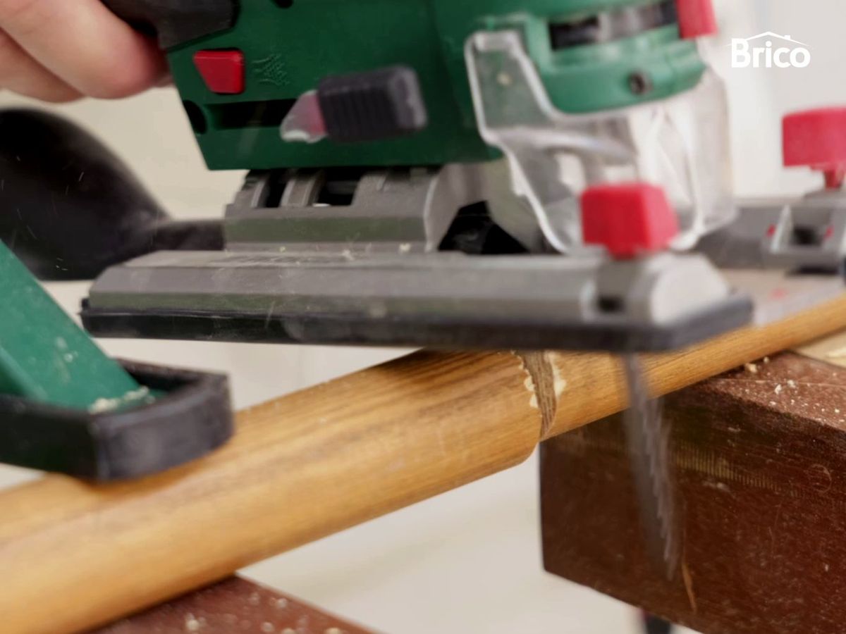 Cortar las varillas de madera