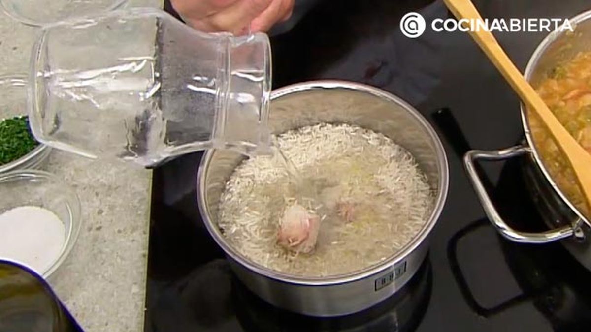 calamares en salsa de cebolla con arroz receta karlos arguinano karl68020321 paso4