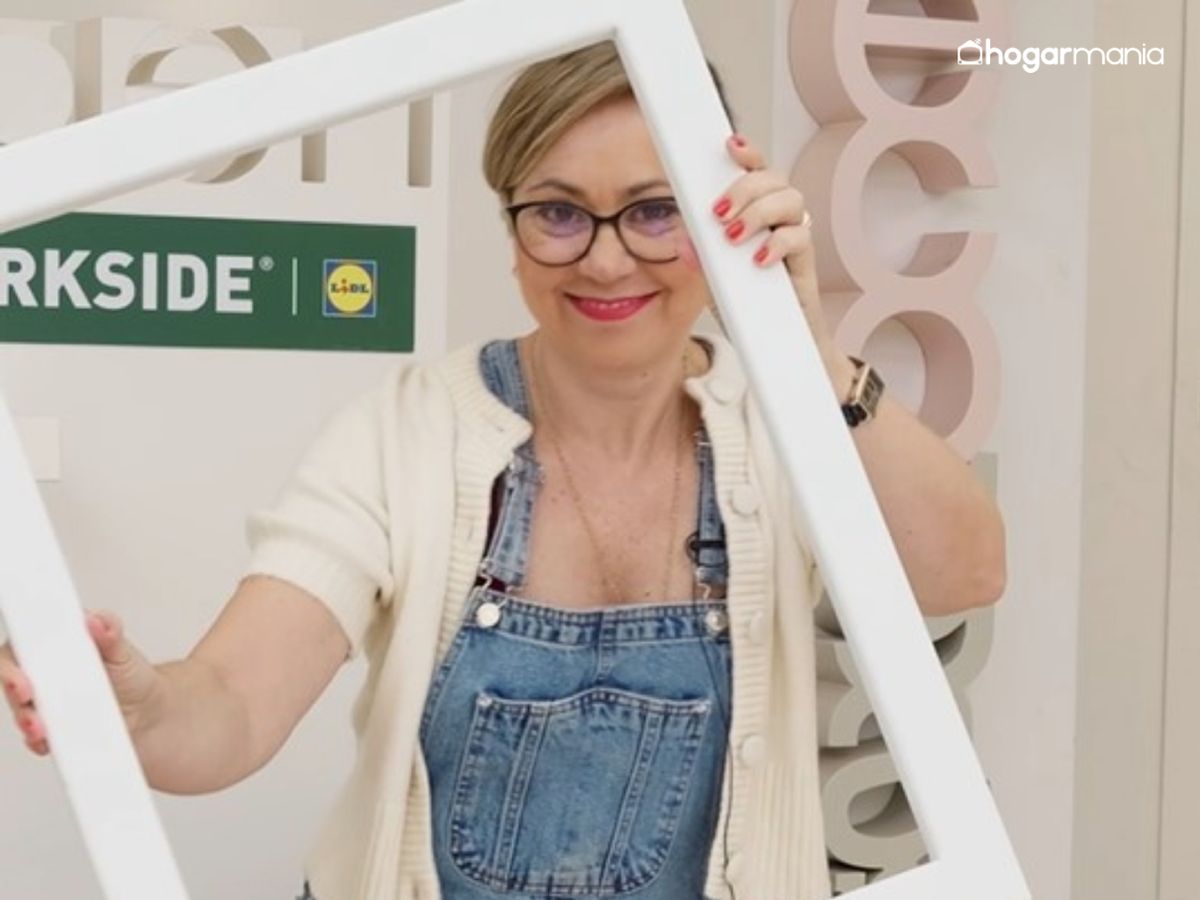 Partimos de un marco de espejo básico y sin decoración, perfecto como base para añadir volumen.