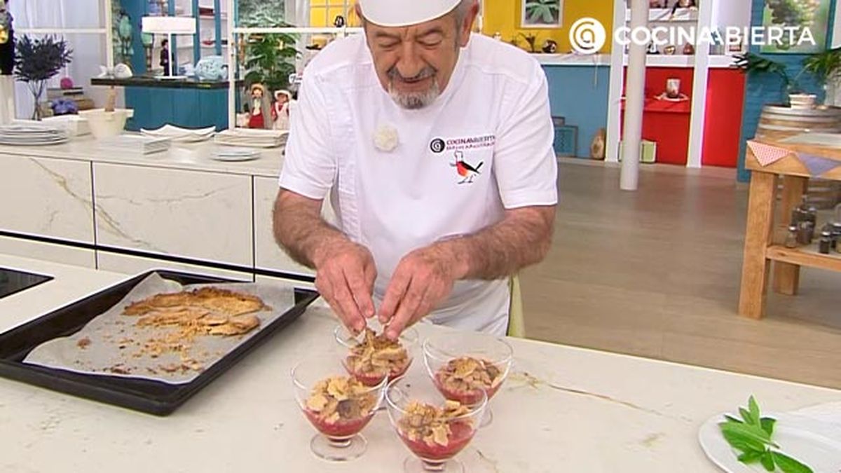 crumble de frutos rojos receta facil karlos arguinnao karl67580321 paso5