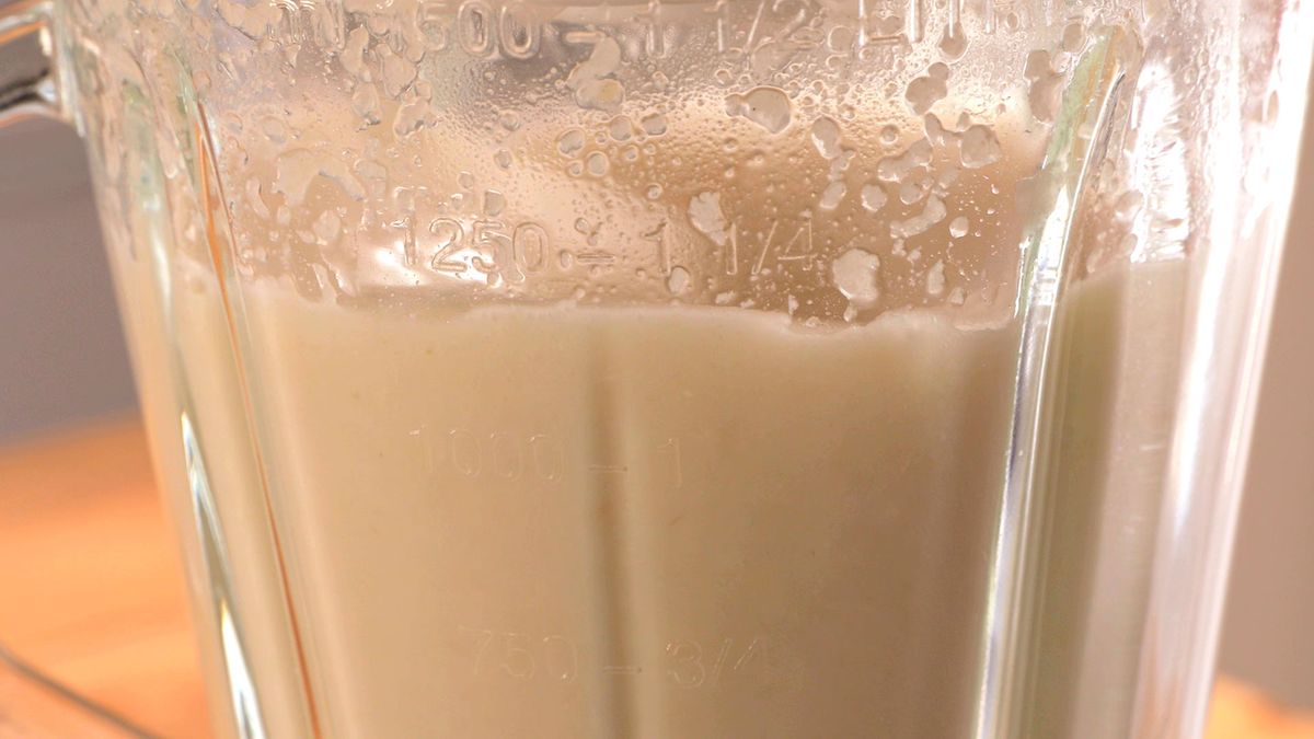 Tapa y tritura hasta obtener una mezcla homogénea