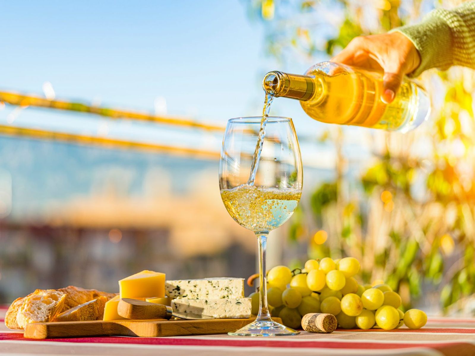 Rosalía contó en un directo de Instagram que su amigo Pharrell Williams le recomendó este vino