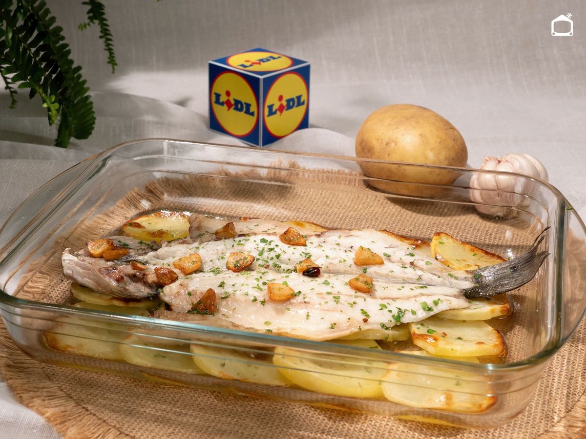 Sirve la lubina a la espalda