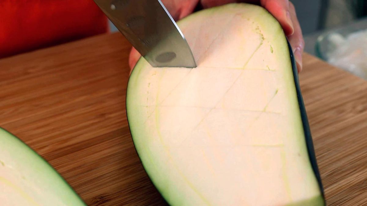 Receta de berenjena rellena de atún y huevo duro  paso 1