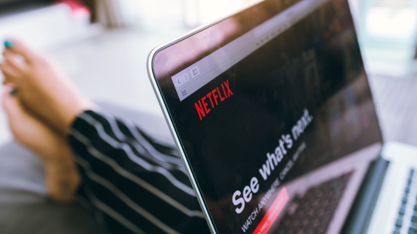 7 series sobre moda de netflix y amazon prime que no te puedes perder portada