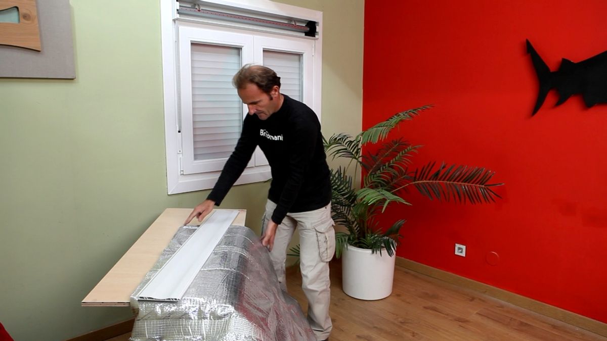 Aislar la caja de persiana paso 1