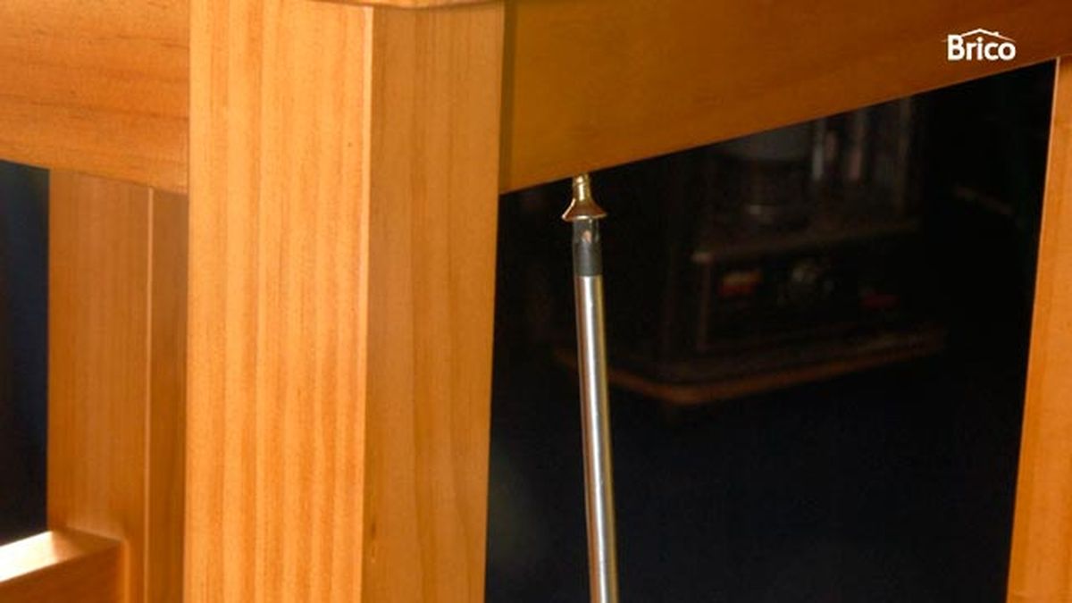 Transformar una silla en un banco paso 1