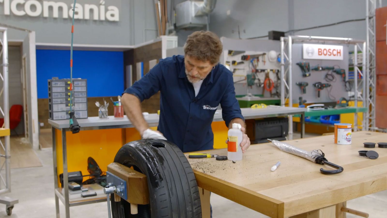 Cómo hacer un paragüero con un neumático paso 4 Cómo hacer un paragüero con un neumático paso 4