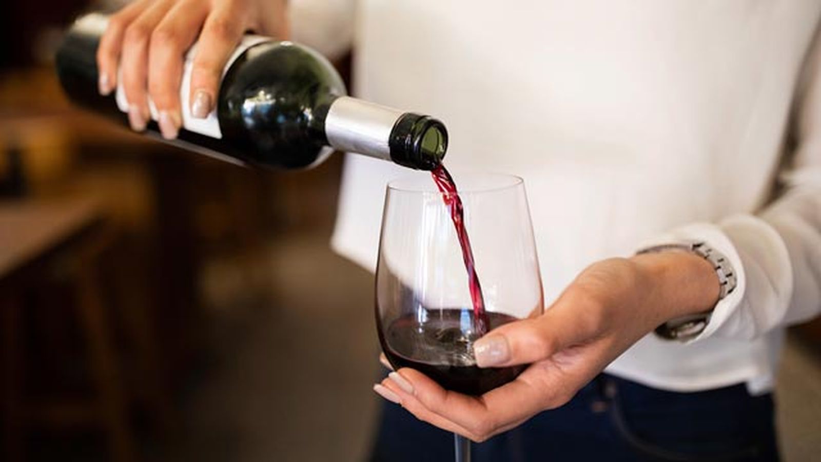 Cómo quitar manchas de vino en ropa Cómo quitar manchas de vino en ropa