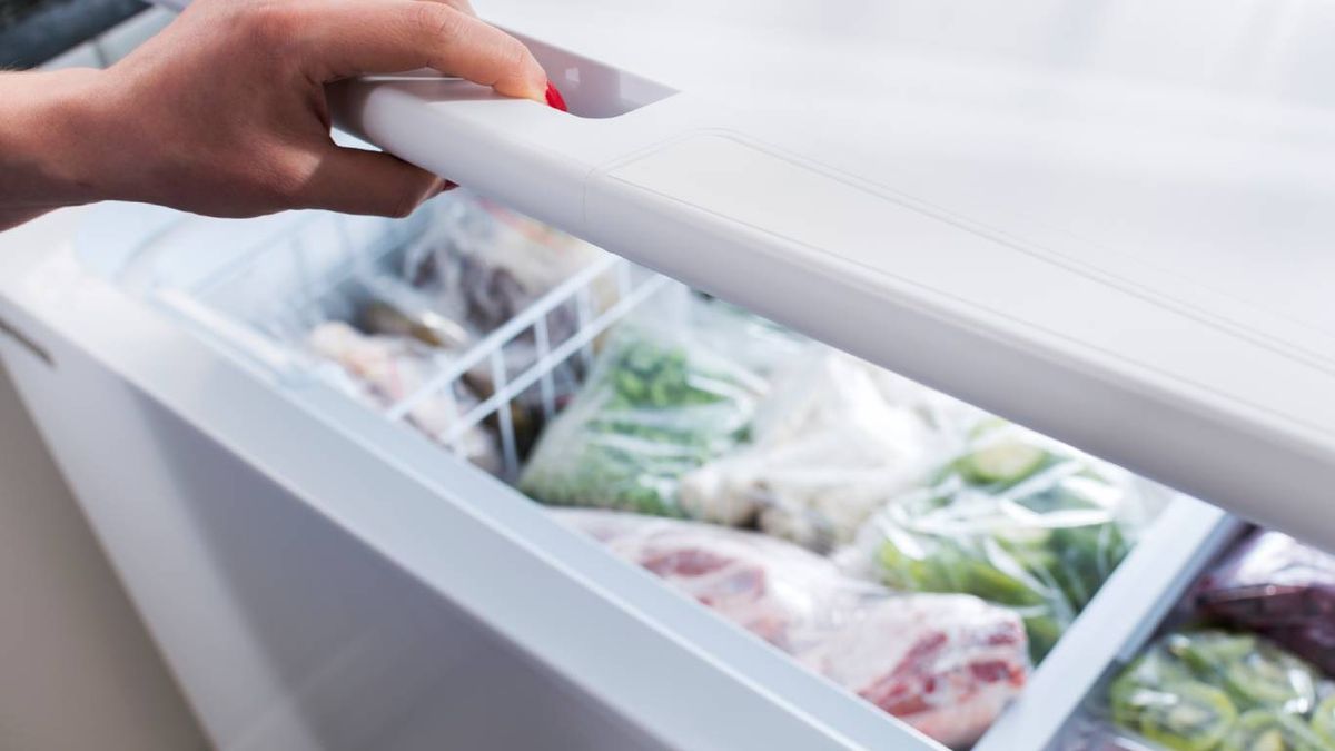 El truco japonés que te enfría la cama sin gastar luz