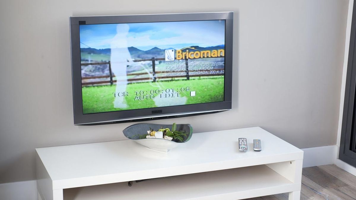Bricomania 678 Fijar tv pared p7