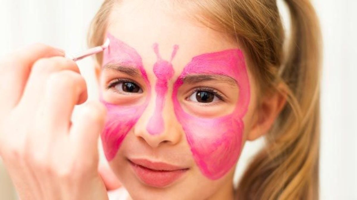 Maquillaje facial sencillo de mariposa