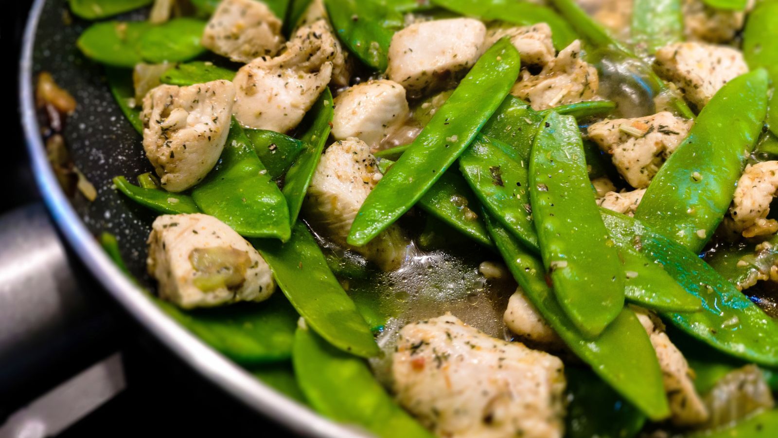 Pollo con tirabeques