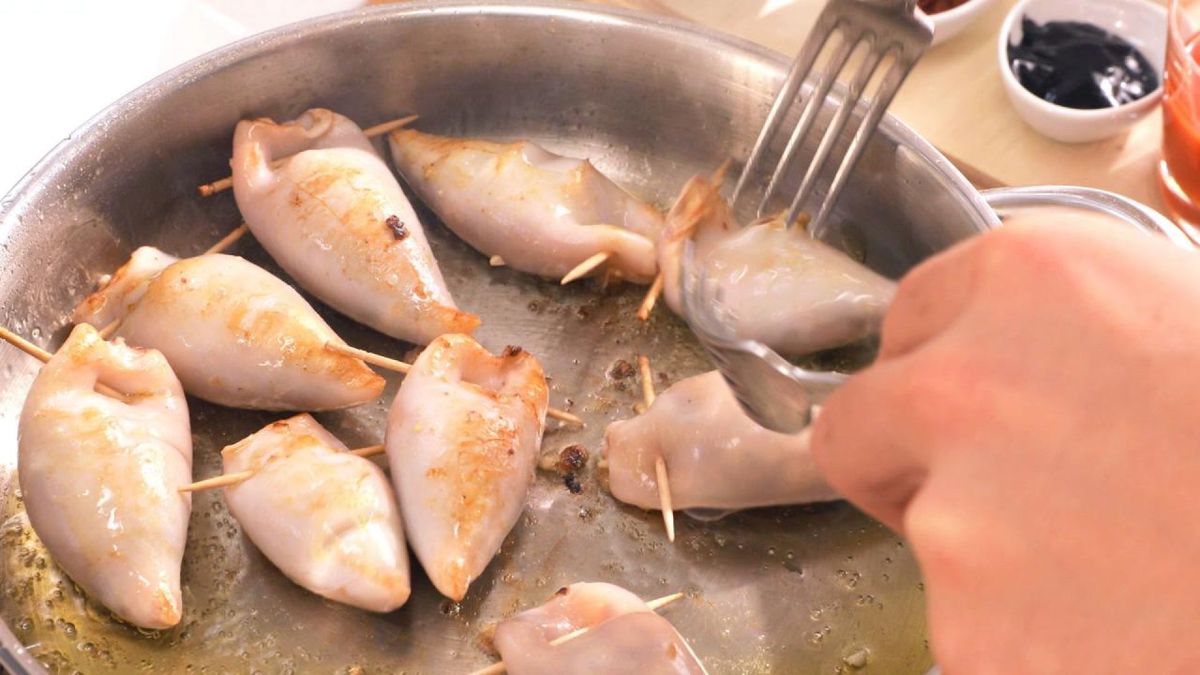 Chipirones rellenos en su tinta paso 4