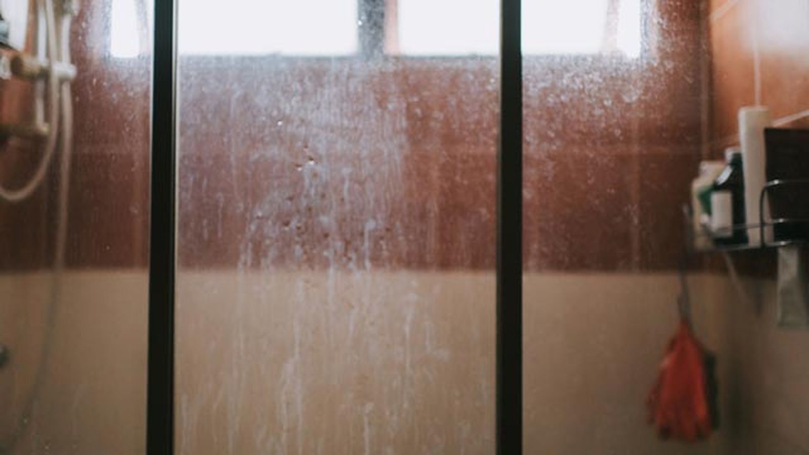 como limpiar la mampara de la ducha bano como limpiar la mampara de la ducha bano