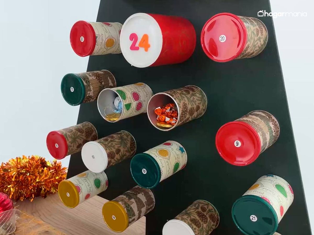 Pega los números, rellena los botes y tapalos