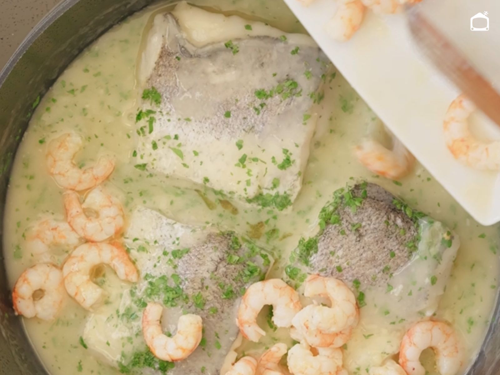 merluza con gambas paso5