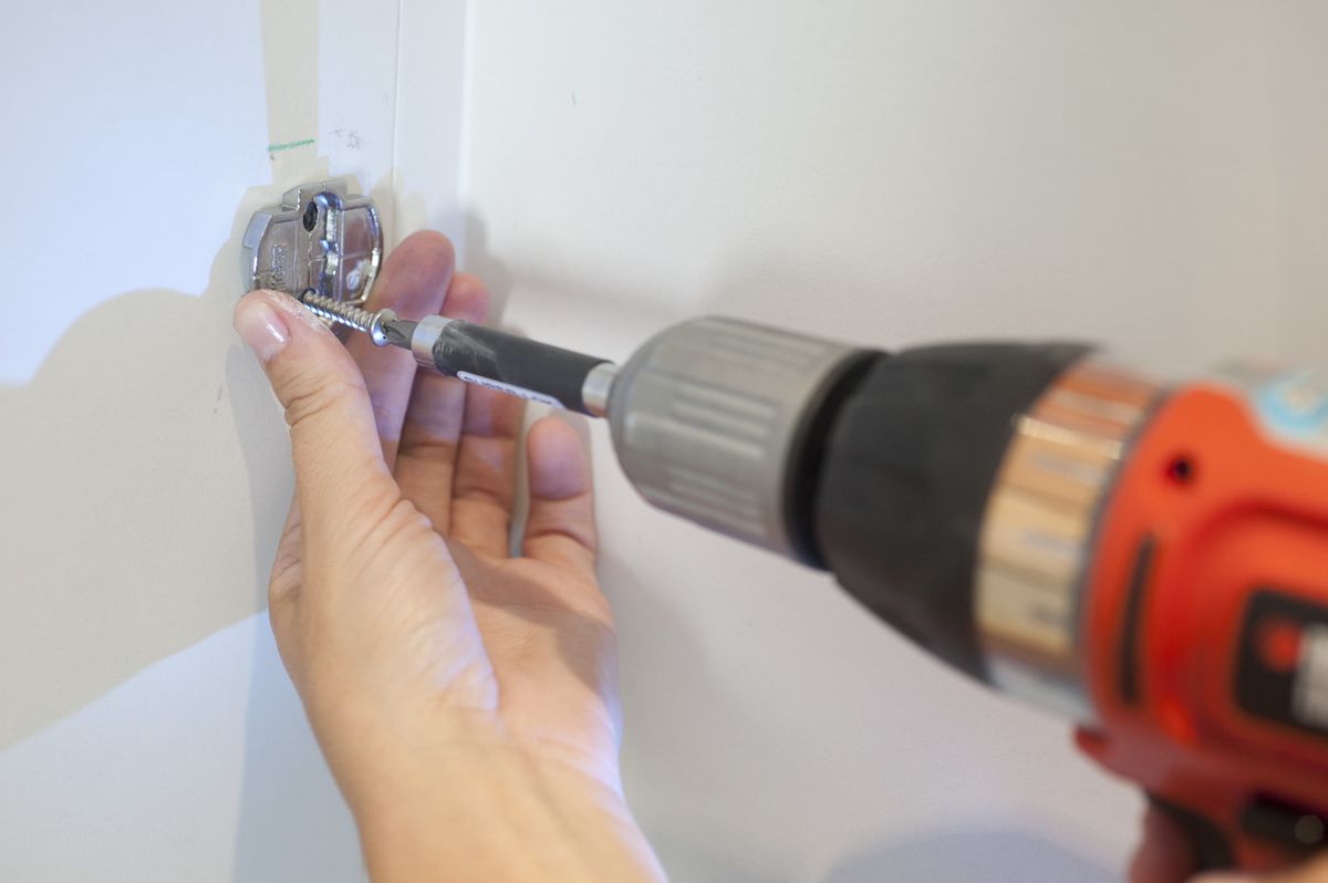 Bricomania 709 Fijar accesorios de bano p5