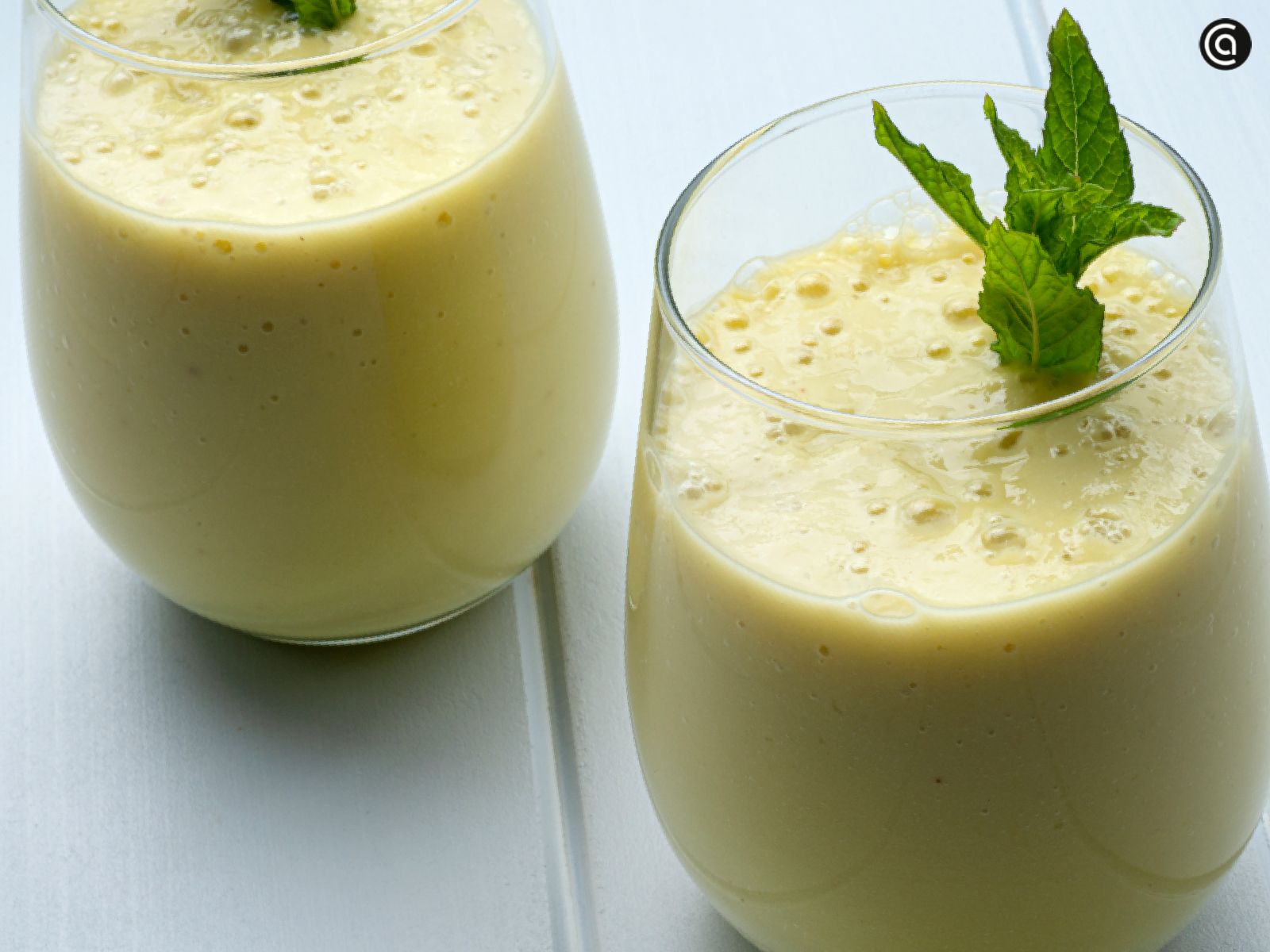 Batido de aguacate, plátano y piña, de Karlos Arguiñano