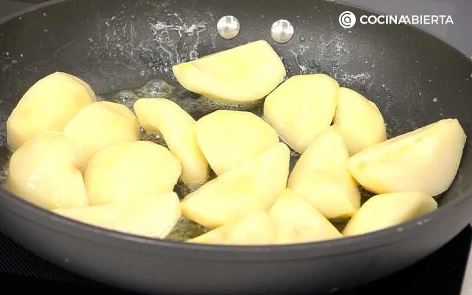 Cocina las peras a fuego suave-medio Cocina las peras a fuego suave-medio