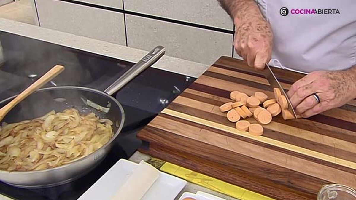 receta quiche salchichas cebolla ka paso 2