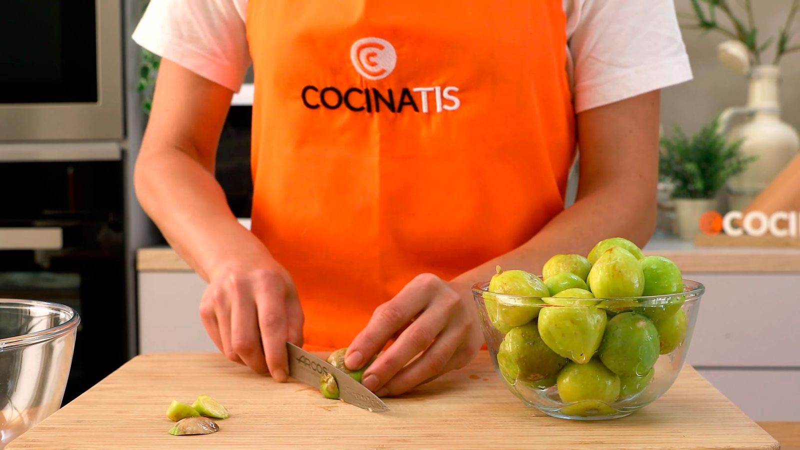 Retira el tronco de los higos Receta de mermelada de higos verdes paso 1