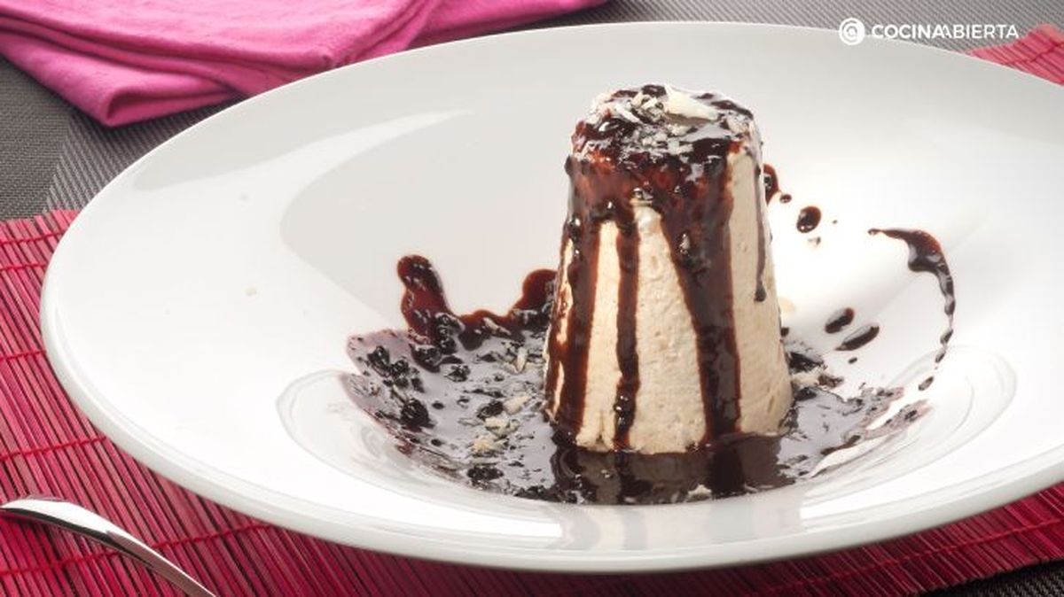 Semifrío de plátano y nuez de macadamia