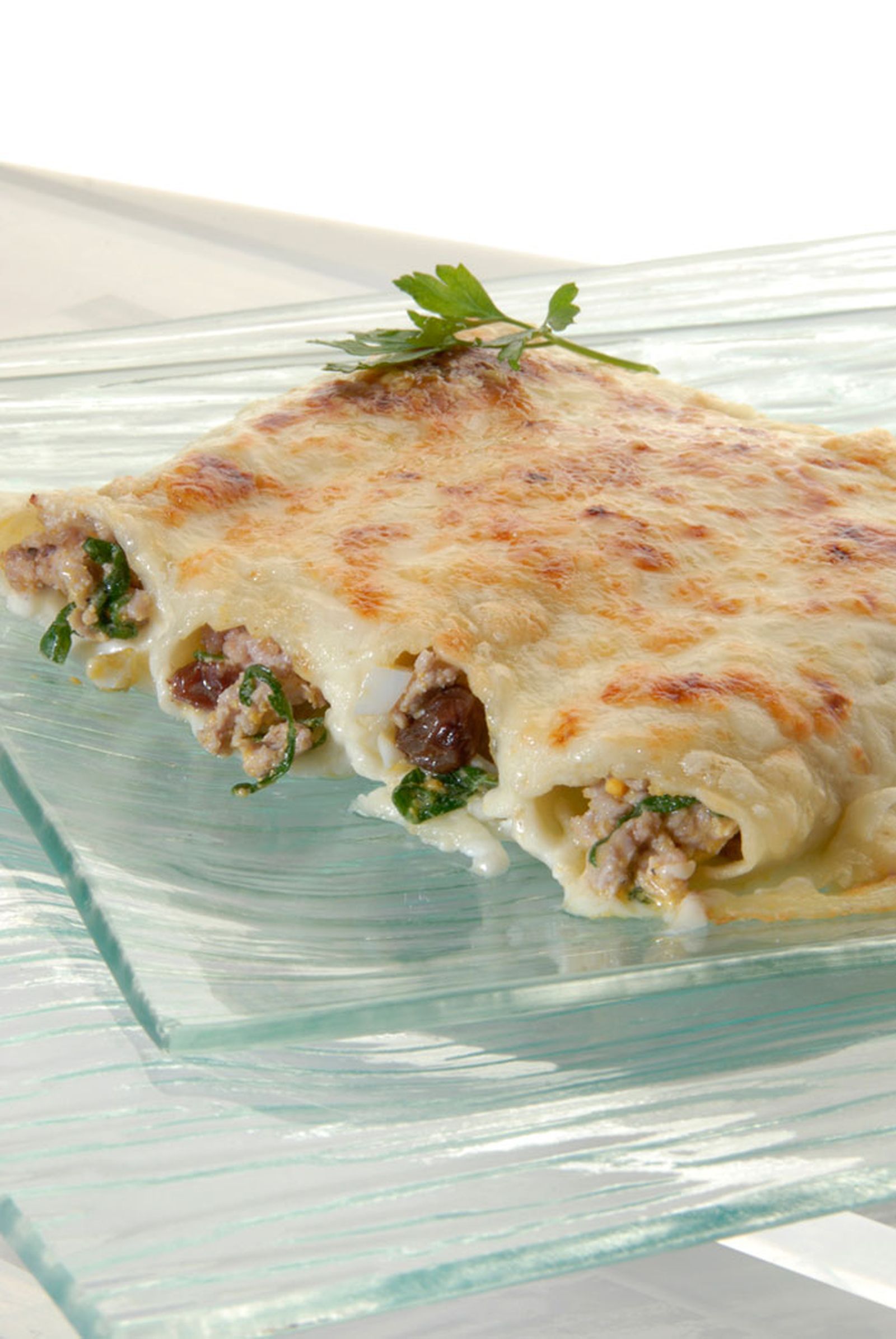 Canelones de carne con espinacas y pasas