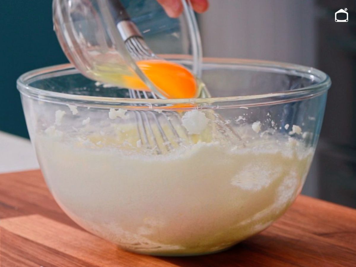 Preparar la masa del brownie de limón