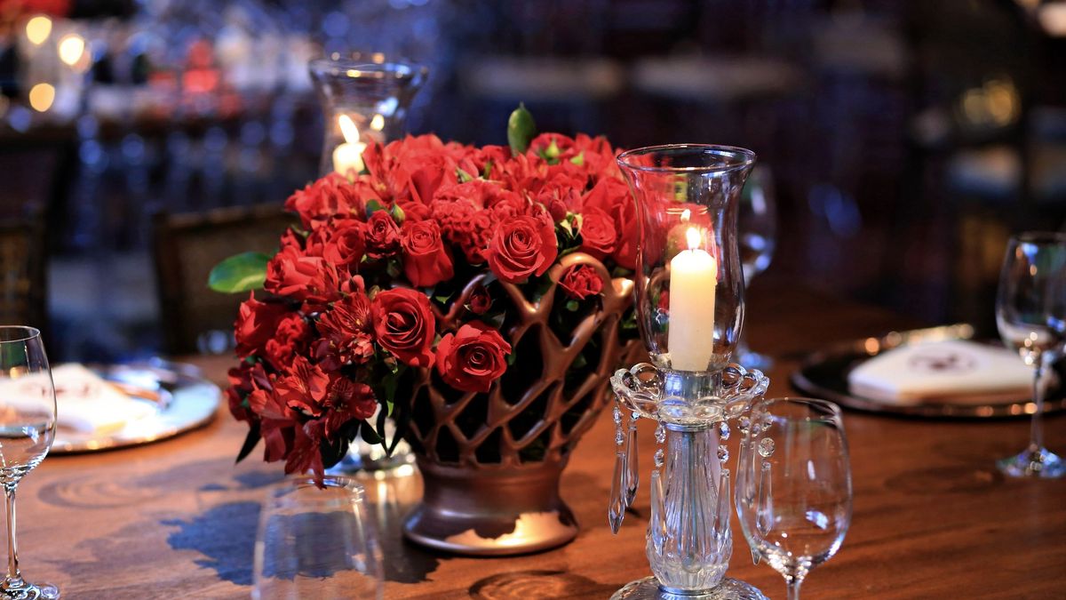 El centro de mesa debe ser sofisticado pero funcional