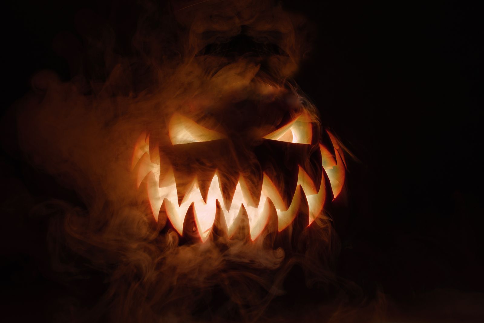 El término 'spooky' hace referencia a lo aterrador, lo oscuro, lo que da miedo