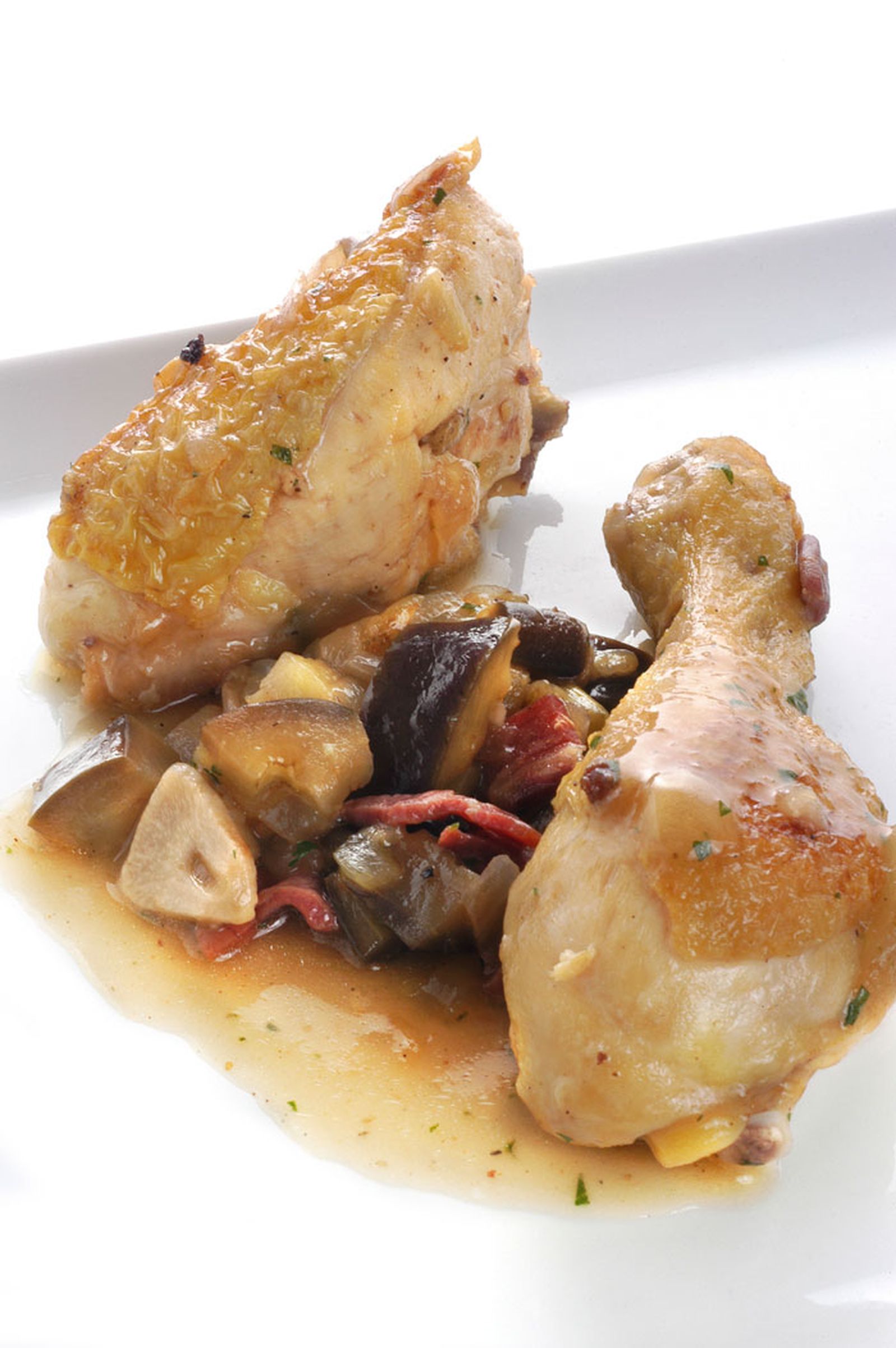 Pollo guisado con jamón y berenjenas Pollo guisado con jamón y berenjenas