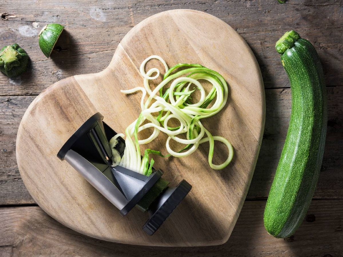 El calabacín puede sustituir a la pasta en forma de espaguetis o zoodles