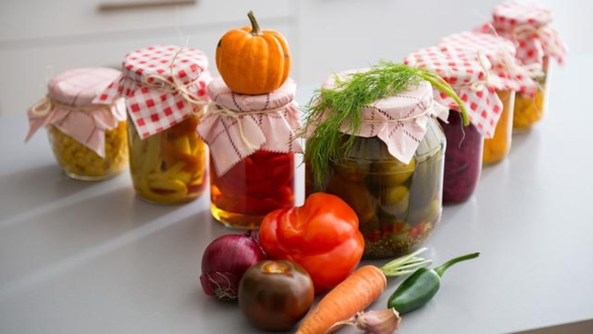 Botes de conserva de frutas y verduras