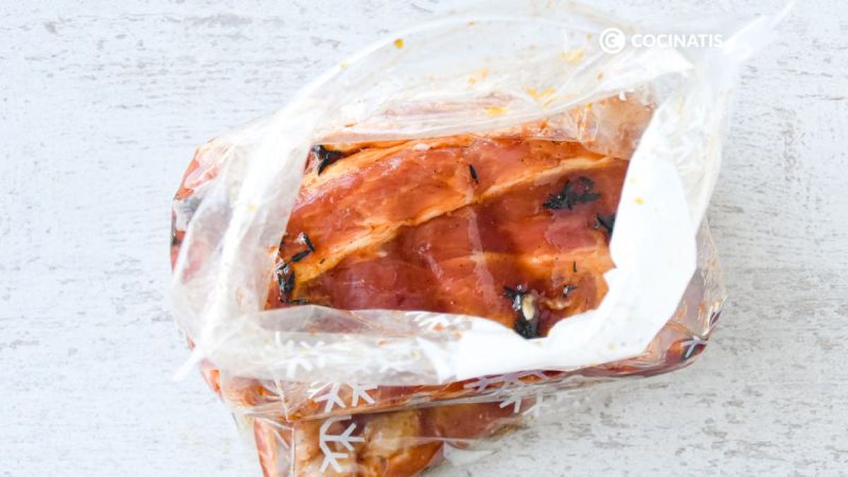 Marinar la costillas a la miel