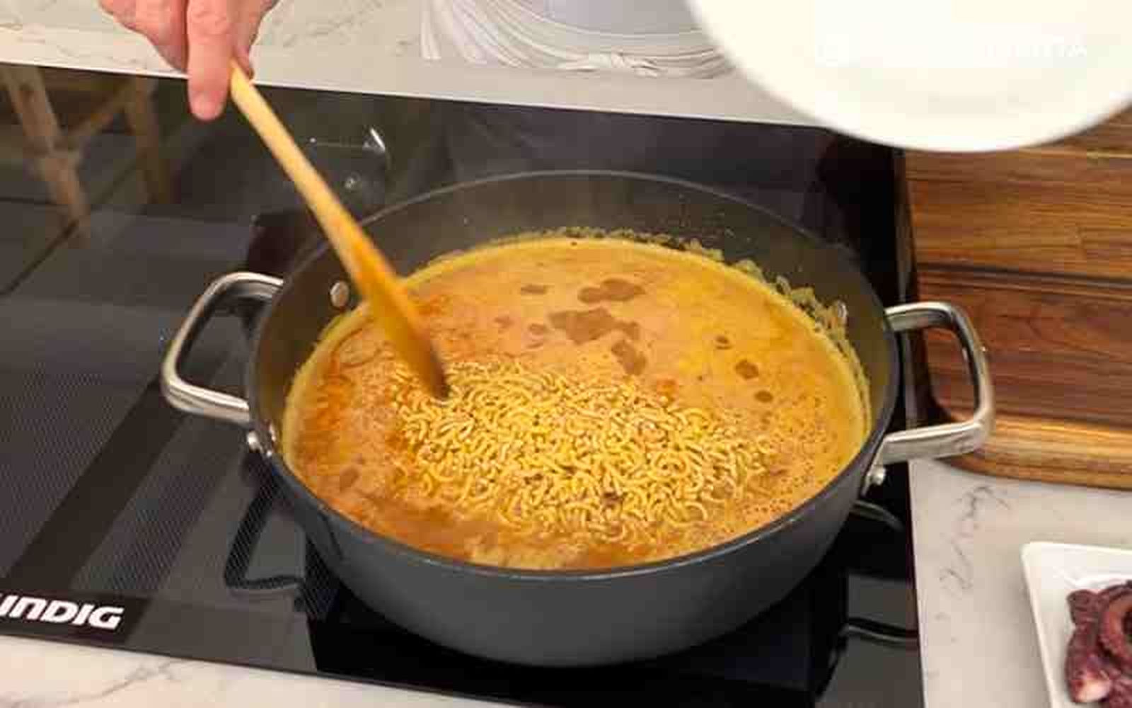 Cuece los fideos Cuece los fideos
