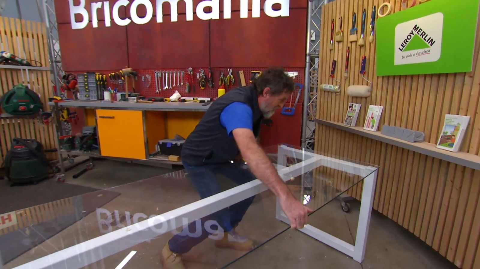 Cómo hacer una mesa de diseño de cristal paso 12 Cómo hacer una mesa de diseño de cristal paso 12