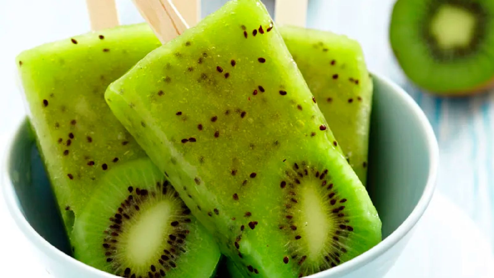 Los polos de kiwi son una opción perfecta para un postre refrescante y saludable