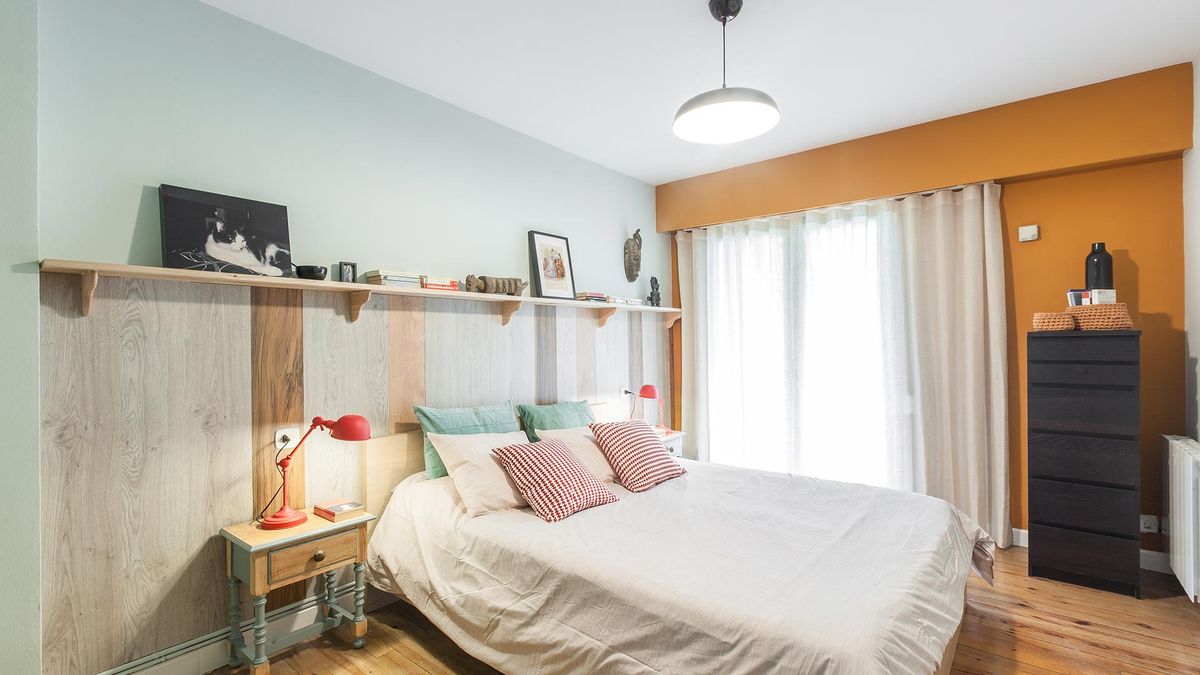 Deco 731 Dormitorio amarillo con friso de madera despues 1