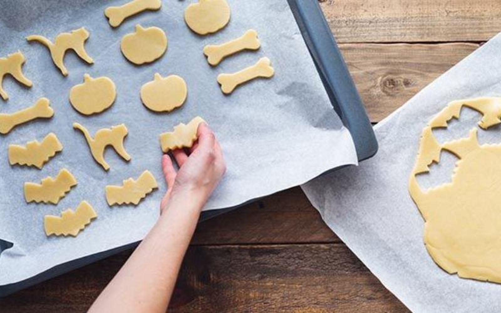 Hacer galletas con moldes con formas es mucho más sencillo. Hacer galletas con moldes con formas es mucho más sencillo.