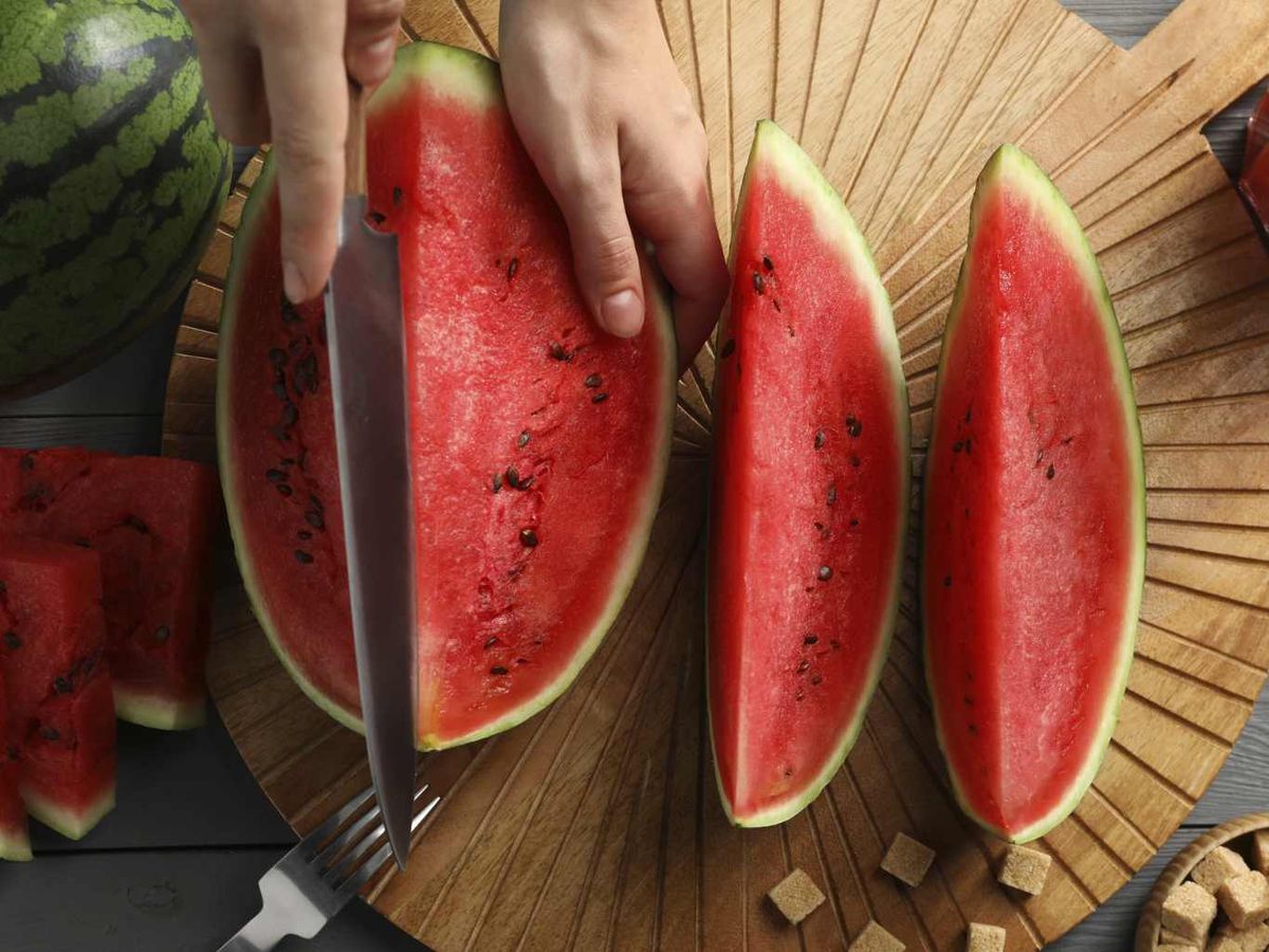La sandía empieza a llegar a finales de la primavera y, cuando suben las temperaturas, se convierte en el bocado más refrescante